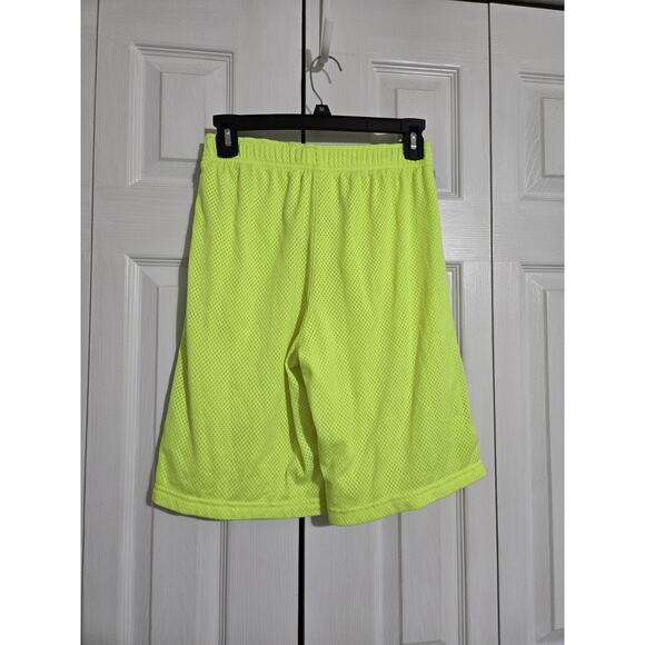 Nike large boys neon yellow basketball shorts - Picture 3 of 6